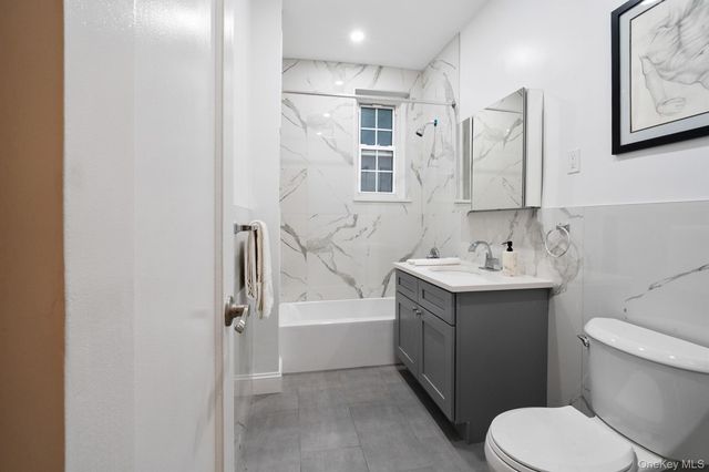 110-07 73rd Road 2K, Forest Hills, NY 11375
