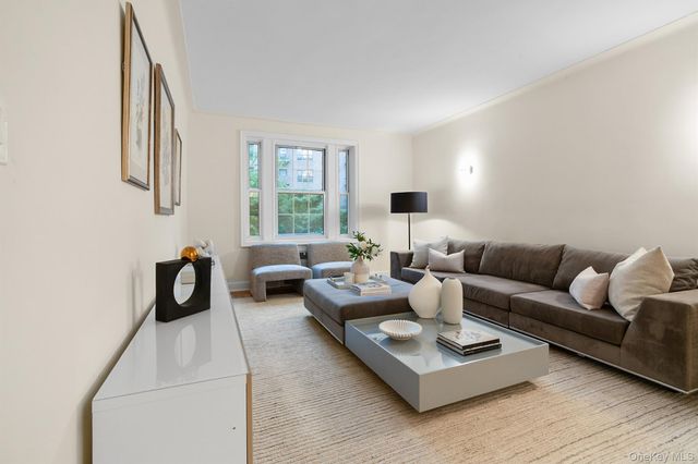 110-07 73rd Road 2K, Forest Hills, NY 11375
