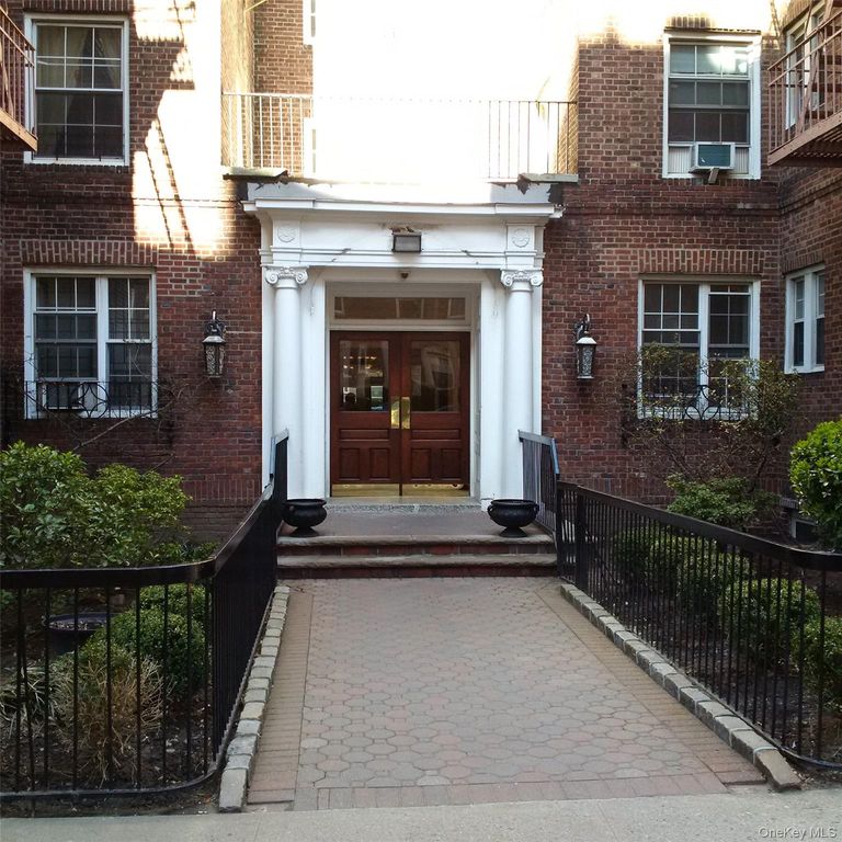 110-07 73rd Road 2K, Forest Hills, NY 11375