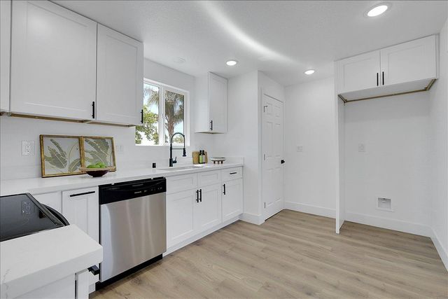 4859 Arboga Rd, Olivehurst, CA 95961