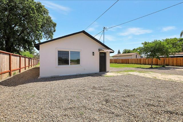 4859 Arboga Rd, Olivehurst, CA 95961