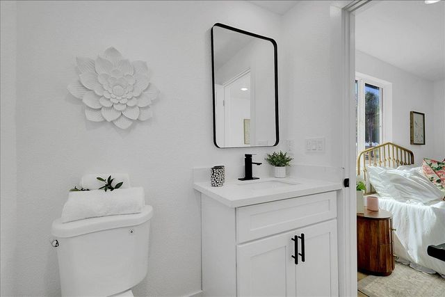 4859 Arboga Rd, Olivehurst, CA 95961