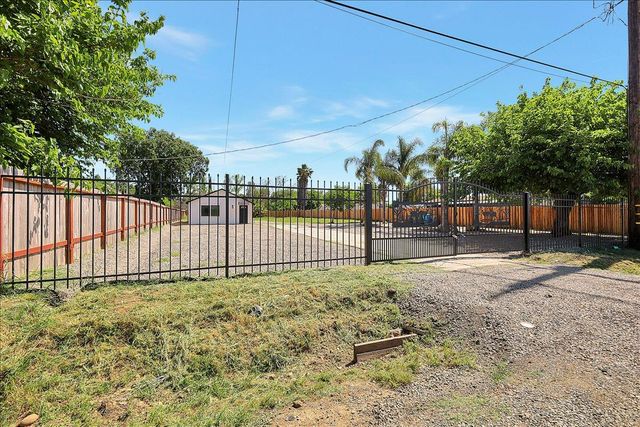 4859 Arboga Rd, Olivehurst, CA 95961