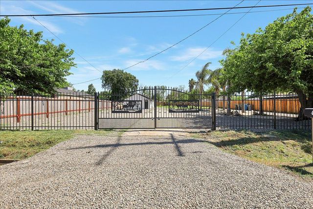 4859 Arboga Rd, Olivehurst, CA 95961