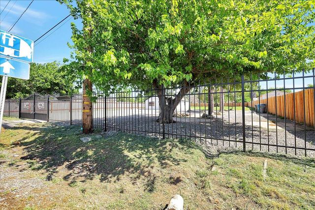 4859 Arboga Rd, Olivehurst, CA 95961