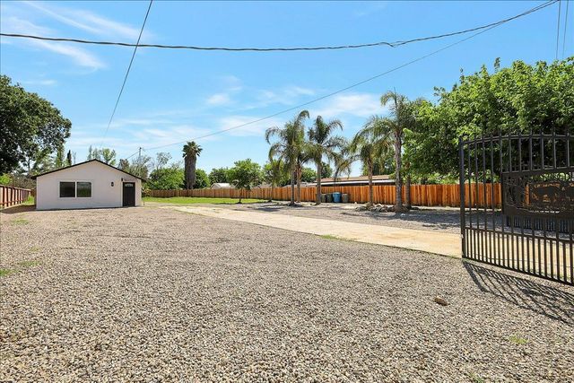 4859 Arboga Rd, Olivehurst, CA 95961