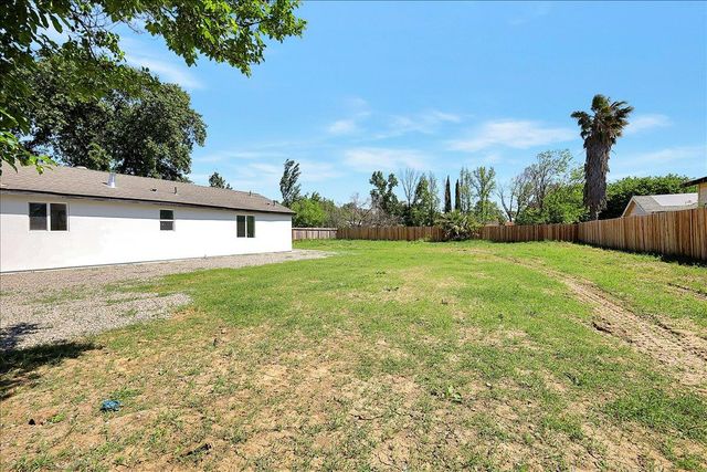 4859 Arboga Rd, Olivehurst, CA 95961