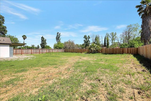 4859 Arboga Rd, Olivehurst, CA 95961