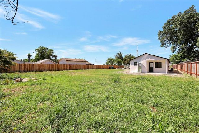 4859 Arboga Rd, Olivehurst, CA 95961