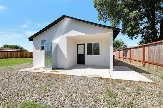 4859 Arboga Rd, Olivehurst, CA 95961