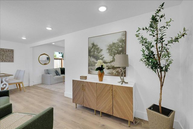 4859 Arboga Rd, Olivehurst, CA 95961