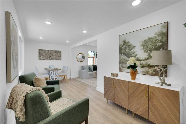 4859 Arboga Rd, Olivehurst, CA 95961