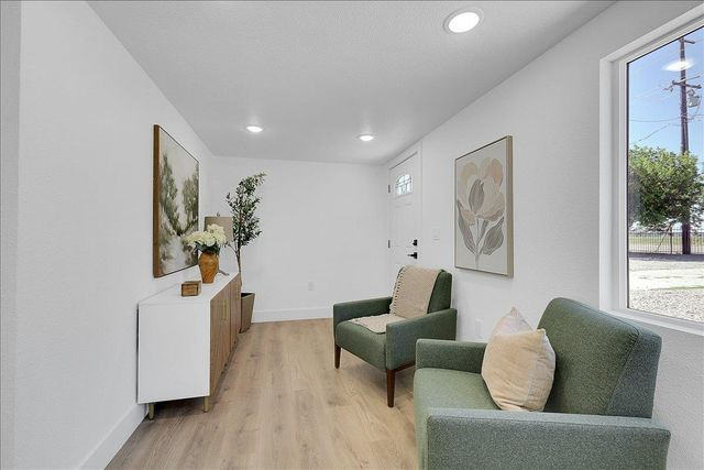 4859 Arboga Rd, Olivehurst, CA 95961