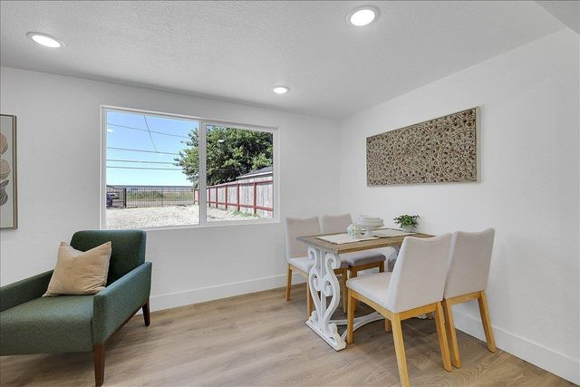 4859 Arboga Rd, Olivehurst, CA 95961