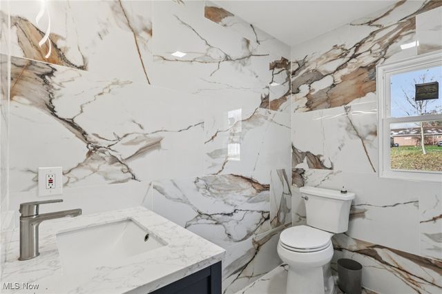 366 Tenney Avenue, Campbell, OH 44405