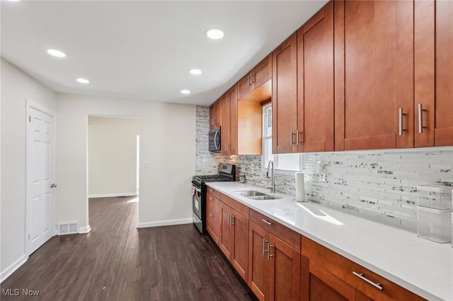 366 Tenney Avenue, Campbell, OH 44405