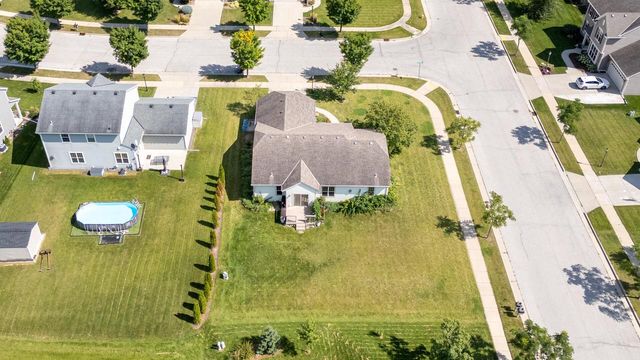 3836 Creekside DRIVE, Waukesha, WI 53189