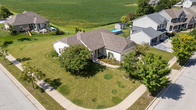 3836 Creekside DRIVE, Waukesha, WI 53189
