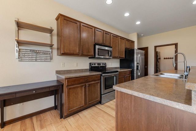 3836 Creekside DRIVE, Waukesha, WI 53189