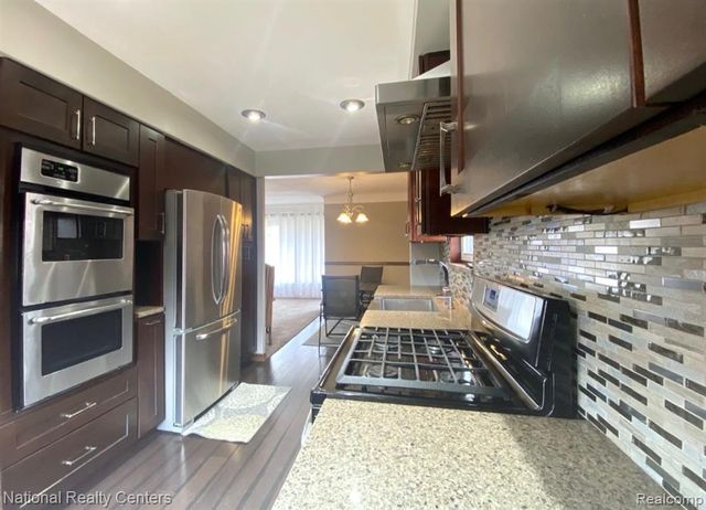 35327 W Chicago Street, Livonia, MI 48150