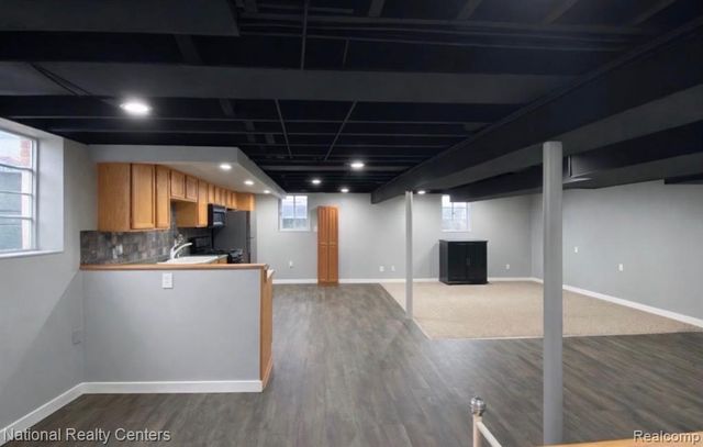 35327 W Chicago Street, Livonia, MI 48150