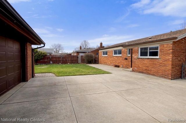 35327 W Chicago Street, Livonia, MI 48150