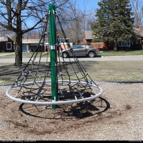 35327 W Chicago Street, Livonia, MI 48150