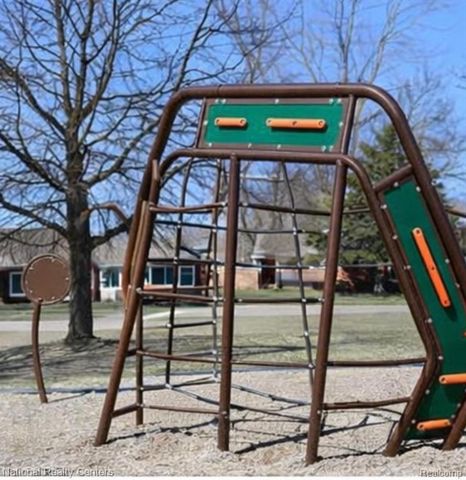 35327 W Chicago Street, Livonia, MI 48150