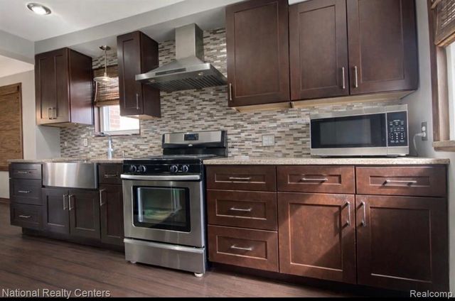 35327 W Chicago Street, Livonia, MI 48150