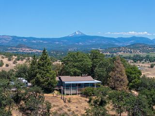1015 Palima Drive, Eagle Point, OR 97524