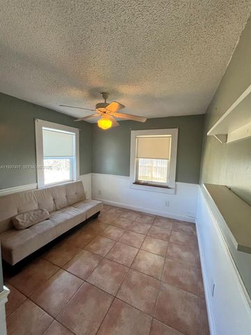 8075 SE Palm St, Hobe Sound, FL 33455