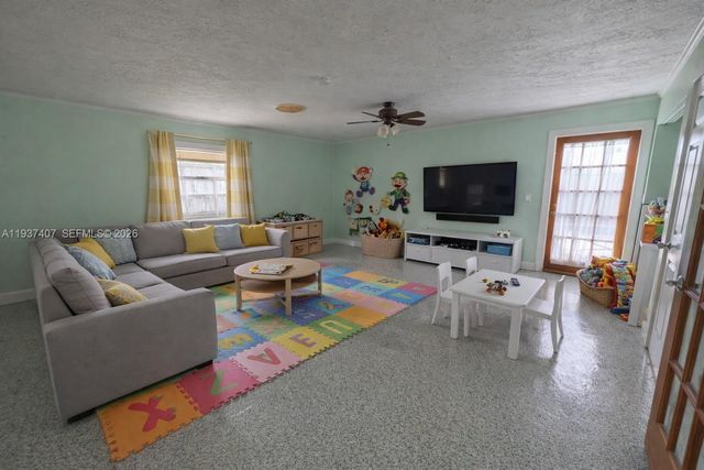 8075 SE Palm St, Hobe Sound, FL 33455