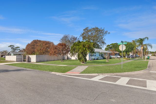 202 SW Dabney Drive, Port St. Lucie, Port St Lucie, FL 34983