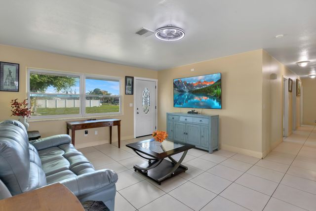 202 SW Dabney Drive, Port St. Lucie, Port St Lucie, FL 34983