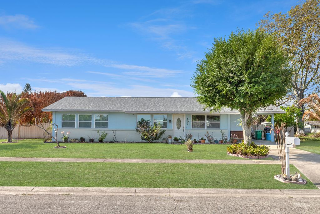 202 SW Dabney Drive, Port St. Lucie, Port St Lucie, FL 34983