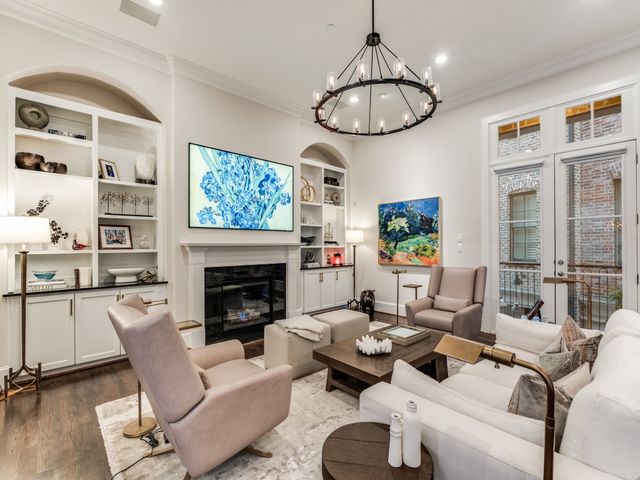 2147 Minehampton Lane, Dallas, TX 75201