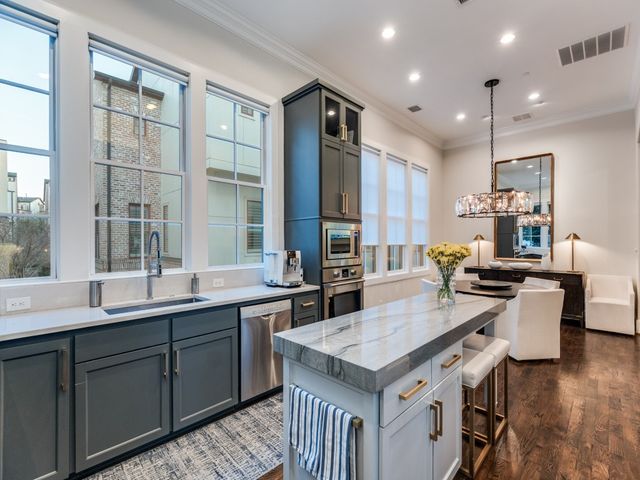 2147 Minehampton Lane, Dallas, TX 75201