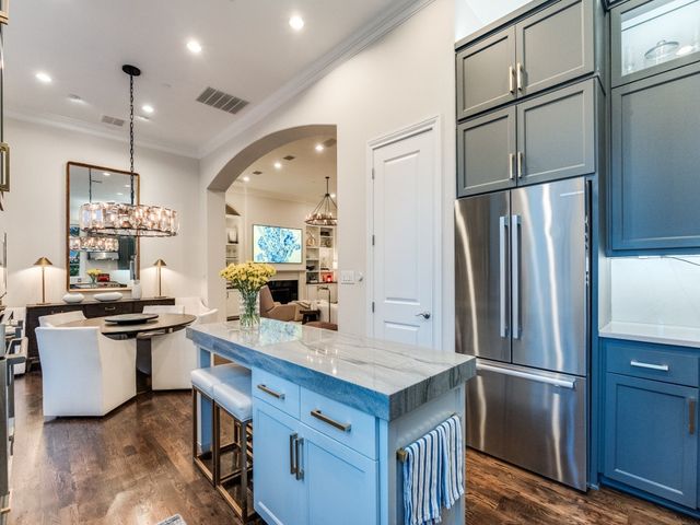 2147 Minehampton Lane, Dallas, TX 75201