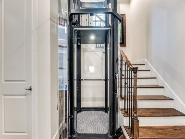 2147 Minehampton Lane, Dallas, TX 75201