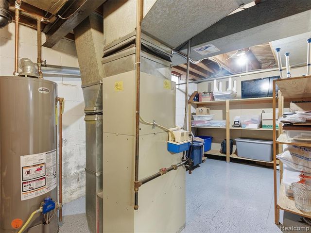 8878 Merriman Road, Livonia, MI 48150