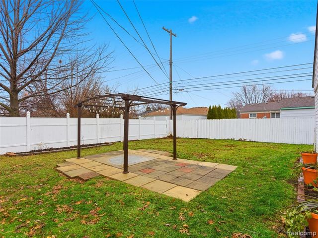 8878 Merriman Road, Livonia, MI 48150