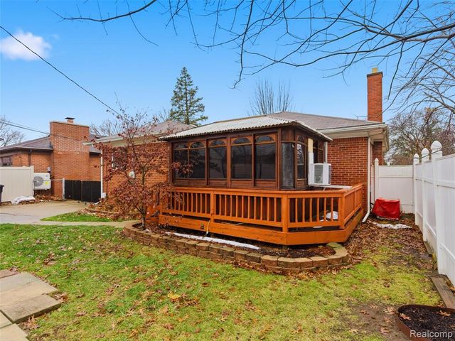 8878 Merriman Road, Livonia, MI 48150