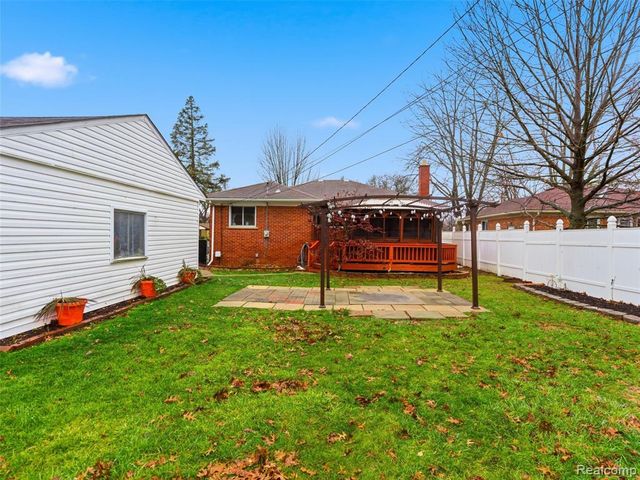 8878 Merriman Road, Livonia, MI 48150