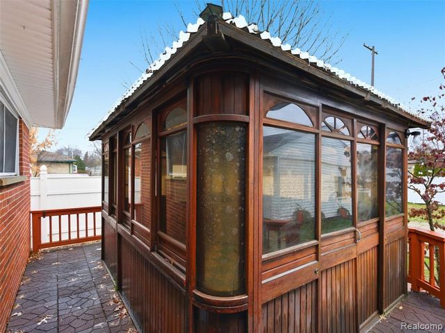 8878 Merriman Road, Livonia, MI 48150