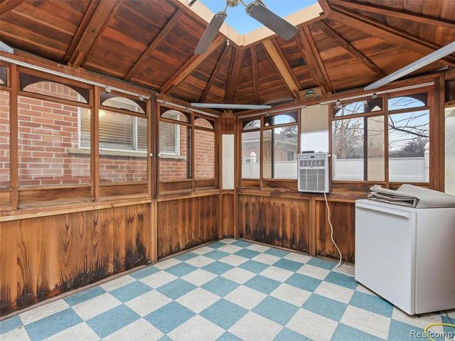 8878 Merriman Road, Livonia, MI 48150