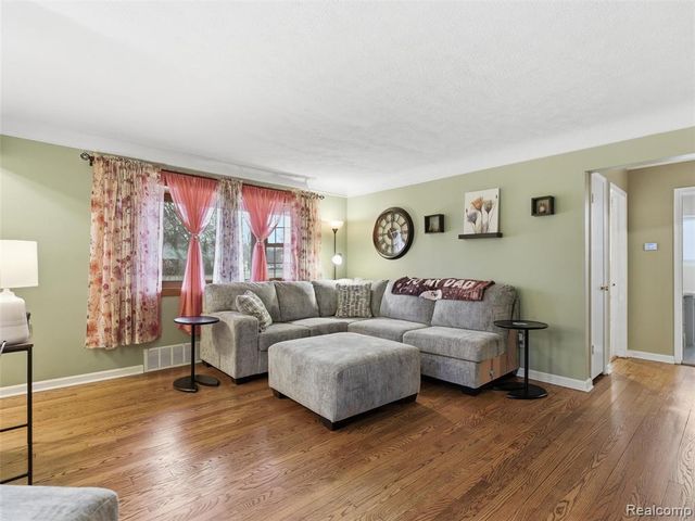 8878 Merriman Road, Livonia, MI 48150