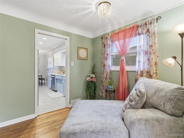 8878 Merriman Road, Livonia, MI 48150