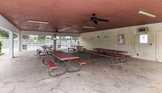 1817 Stonehaven Drive, Boynton Beach, FL 33436