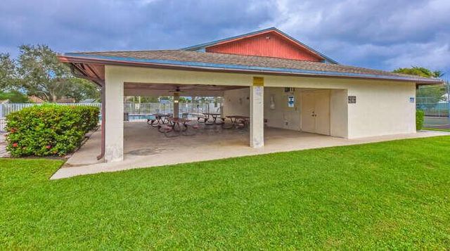 1817 Stonehaven Drive, Boynton Beach, FL 33436