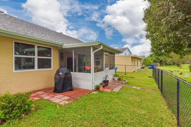 1817 Stonehaven Drive, Boynton Beach, FL 33436
